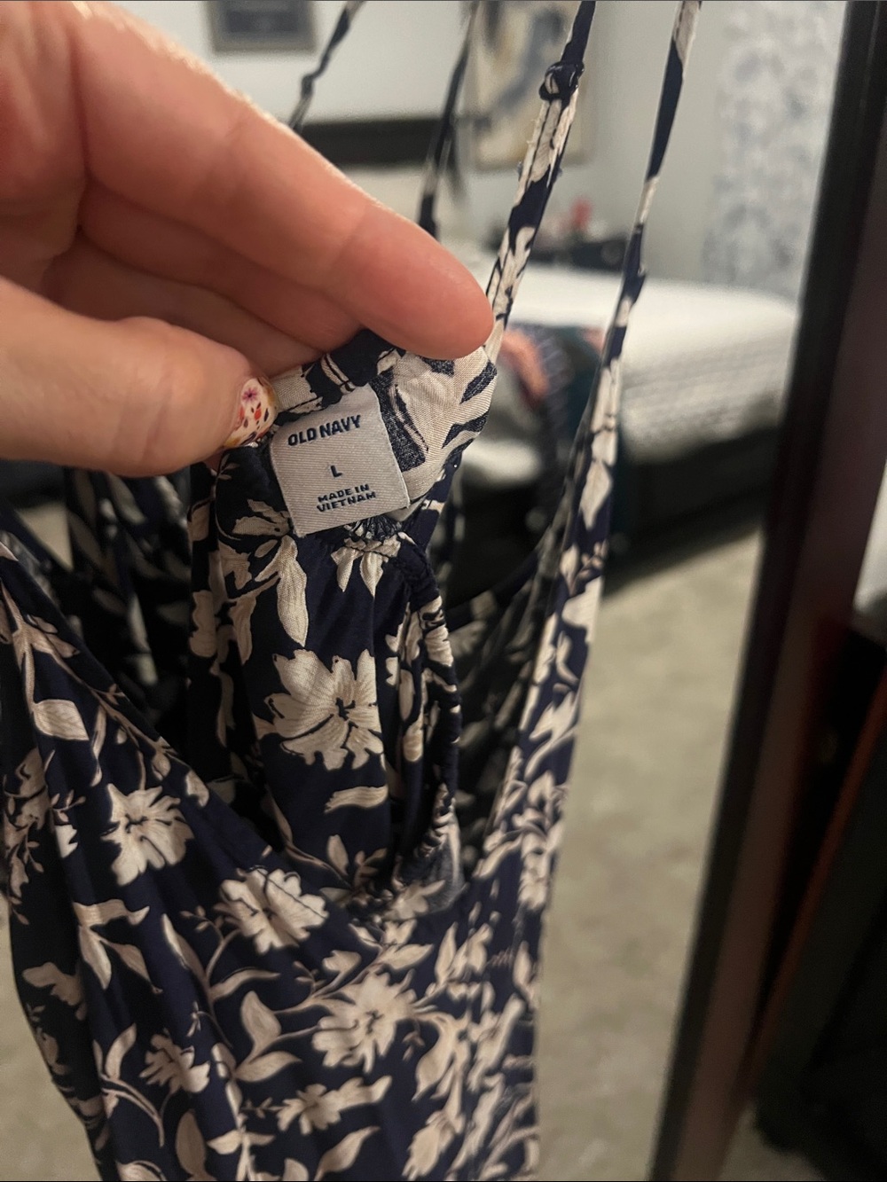 Old Navy Navy and White Floral Spaghetti-Strap Maxi Dress - Picture 2 of 2